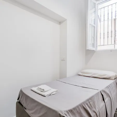 Vicino Al Colosseo Appartement *
